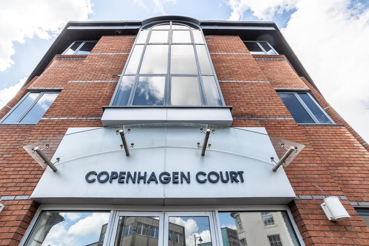 Copenhagen Court Apartments Μπεϊσινγκστόουκ Εξωτερικό φωτογραφία